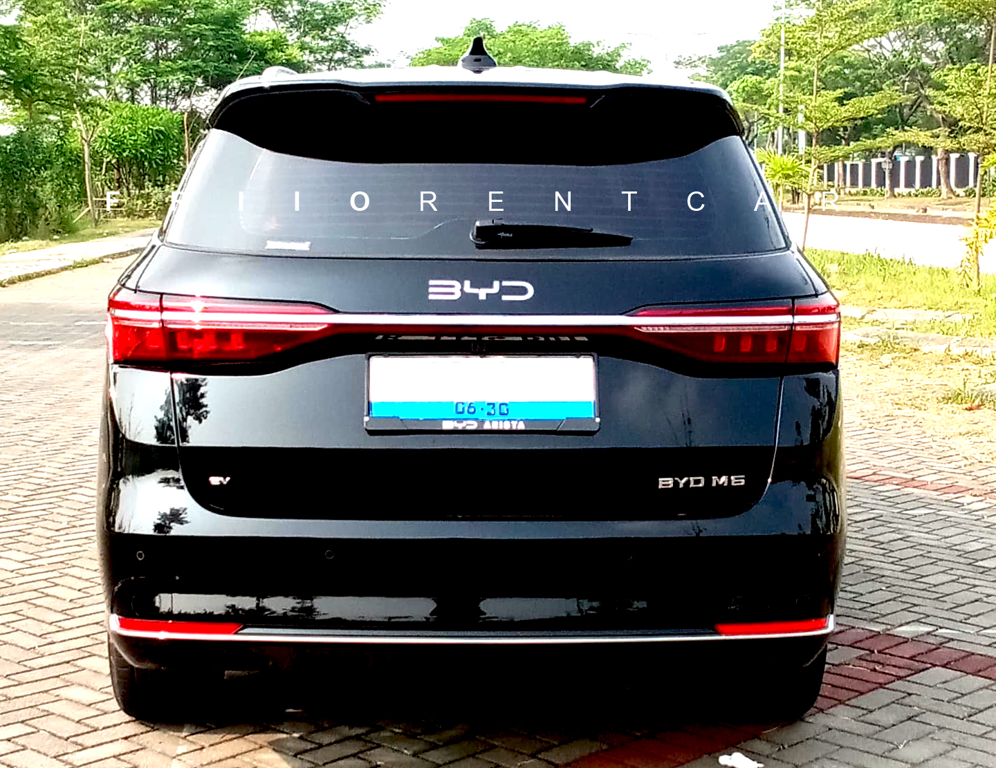 Harga Sewa Electric Vehicle BYD M6 - Image 1