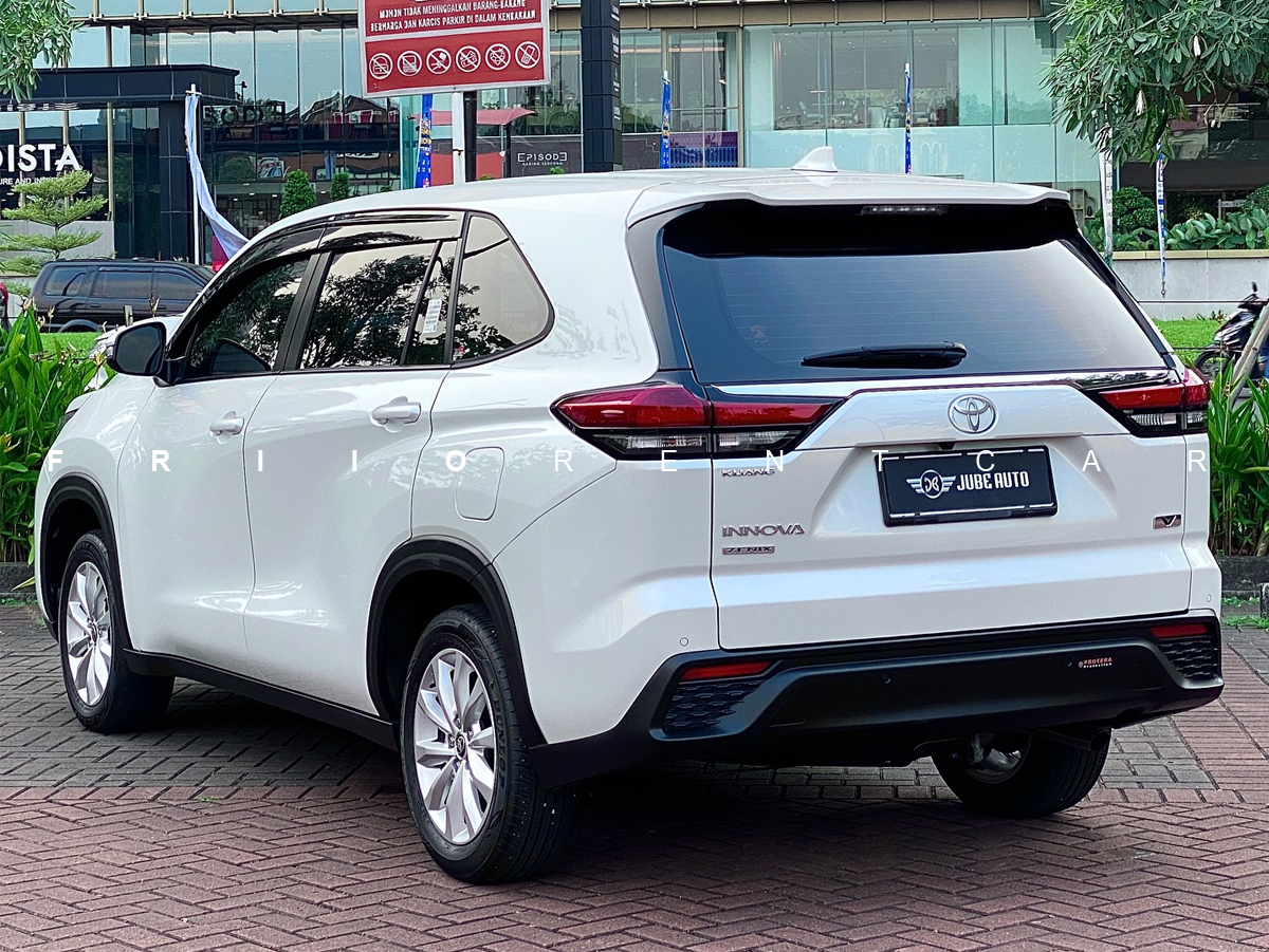 Harga Sewa Toyota Innova Zenix - Image 1