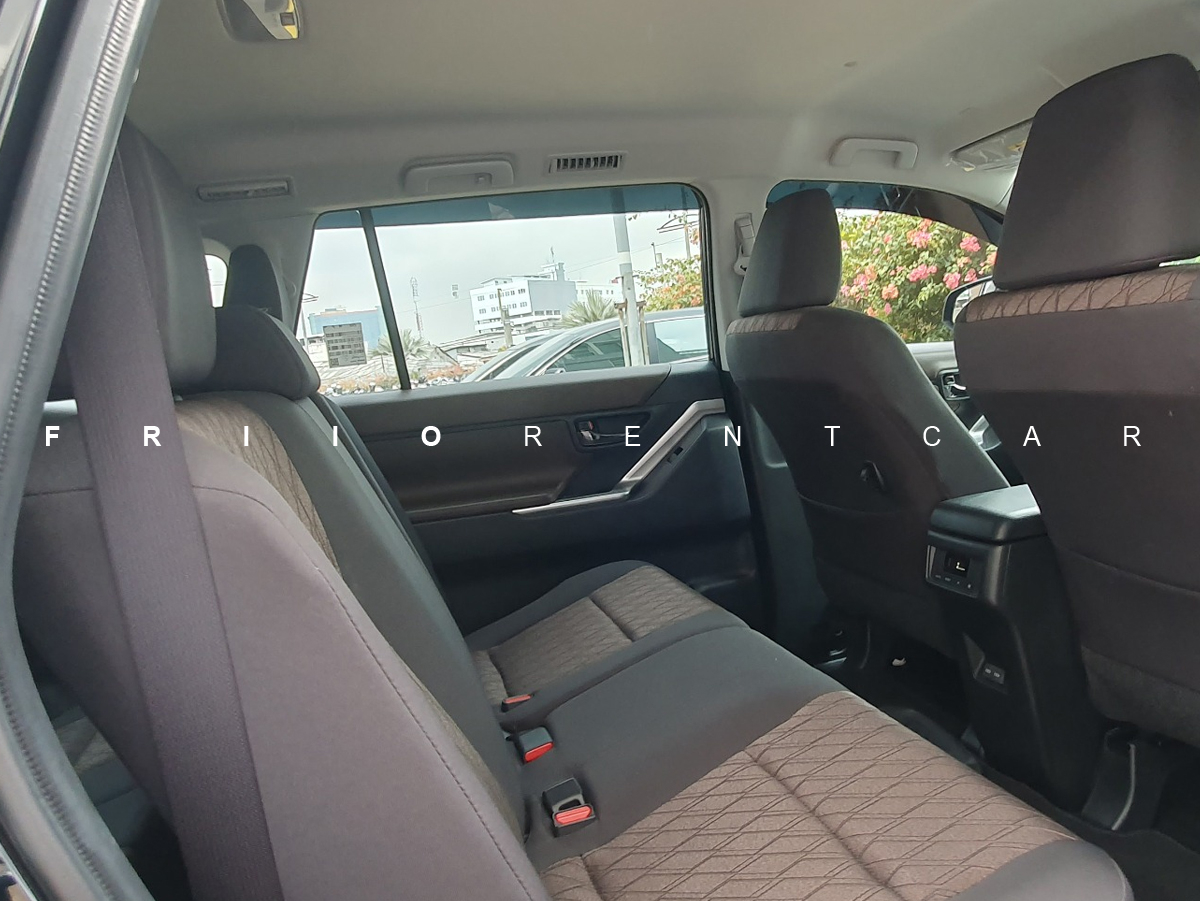 Harga Sewa Toyota Innova Zenix - Image 4